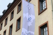 Jubiläumsbeflaggung am Amt für Ländliche Entwicklung Unterfranken.