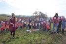 Wissenswertes über das heimische Obst trugen die Kinder der Freien Landschule Hendungen bei der Pflanzaktion vor.