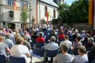 Einen Freiluftgottesdienst feierten die Baldersheimer zum Abschluss eines weiteren großen Kapitels ihrer Dorferneuerung. Kirchplatz, Feuerwehr und Jugendtreff wurden fertig.