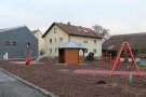 Jede Menge Spielgeräte wurden im Umgriff des neuen Sulzdorfer Dorfgemeinschaftshauses aufgestellt.