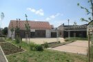 Ein Festplatz gehört bei Dorfgemeinschafts- und Feuerwehrhaus dazu.