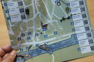 Auf einem Dorfplan sind zwölf besondere Punkte in Wipfeld markiert. 