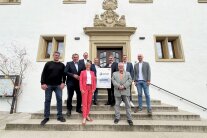 Gruppenbild mit Personen, die bei der Schwammregion beteiligt sind.